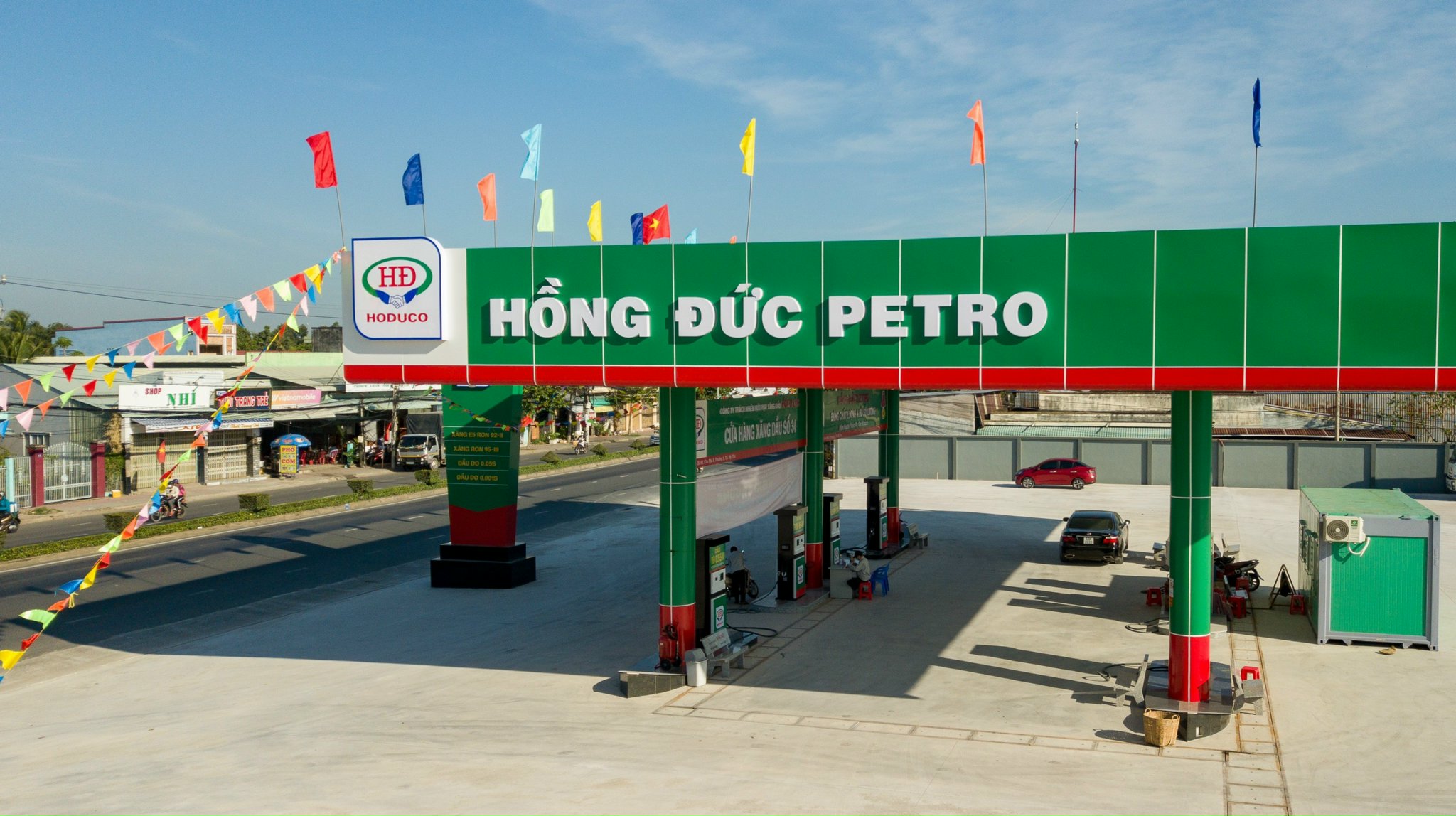 Giá xăng dầu hôm nay: Dự báo chiều nay giá xăng giảm